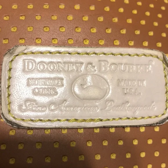 DOONEY&BOURKE PURSE - Picture 9 of 16